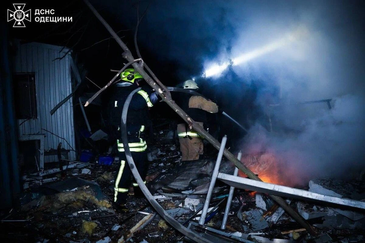 Росія масовано атакувала Одесу дронами: є влучання у житлові будинки, багато поранених
